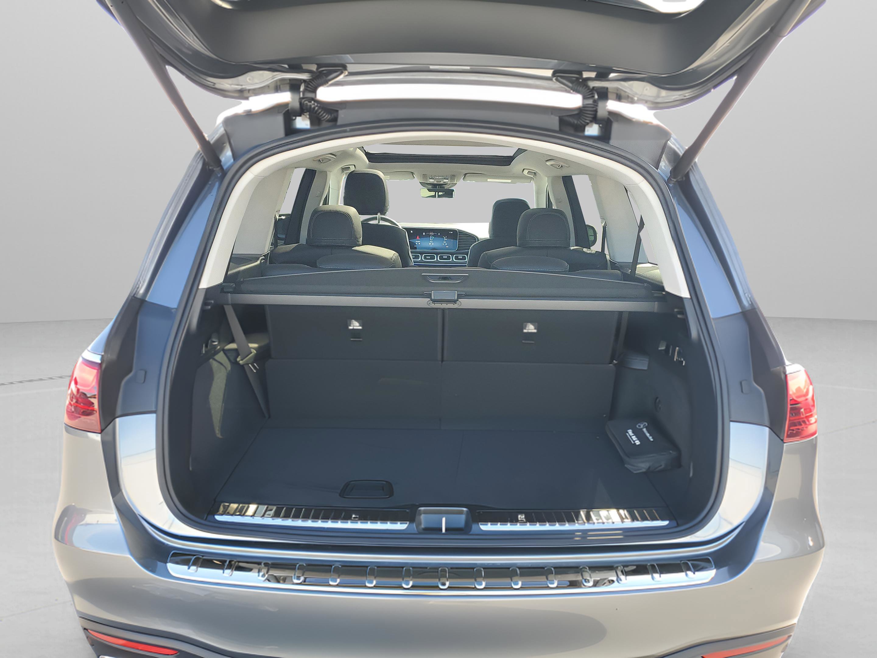 Certified 2026 Mercedes-Benz GLS 450 4MATIC image 9