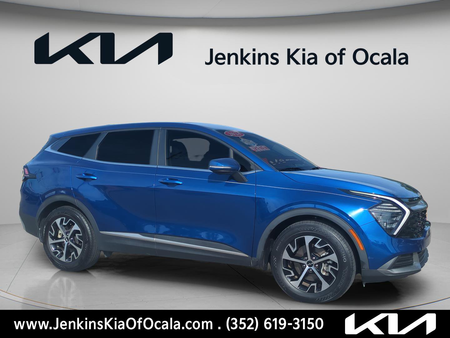 Certified 2024 Kia Sportage EX image 2