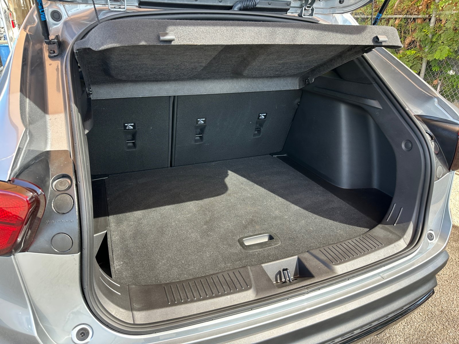 Used 2025 Chevrolet Trax RS w/ Sunroof Package FWD image 28