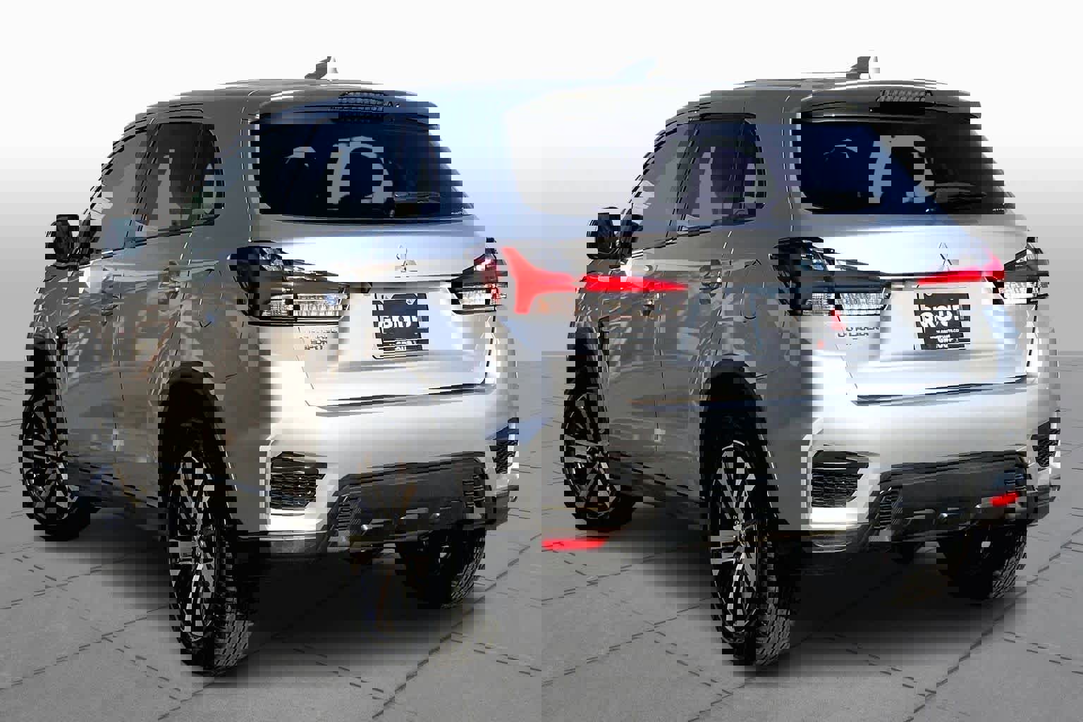 Used 2025 Mitsubishi Outlander Sport ES image 12