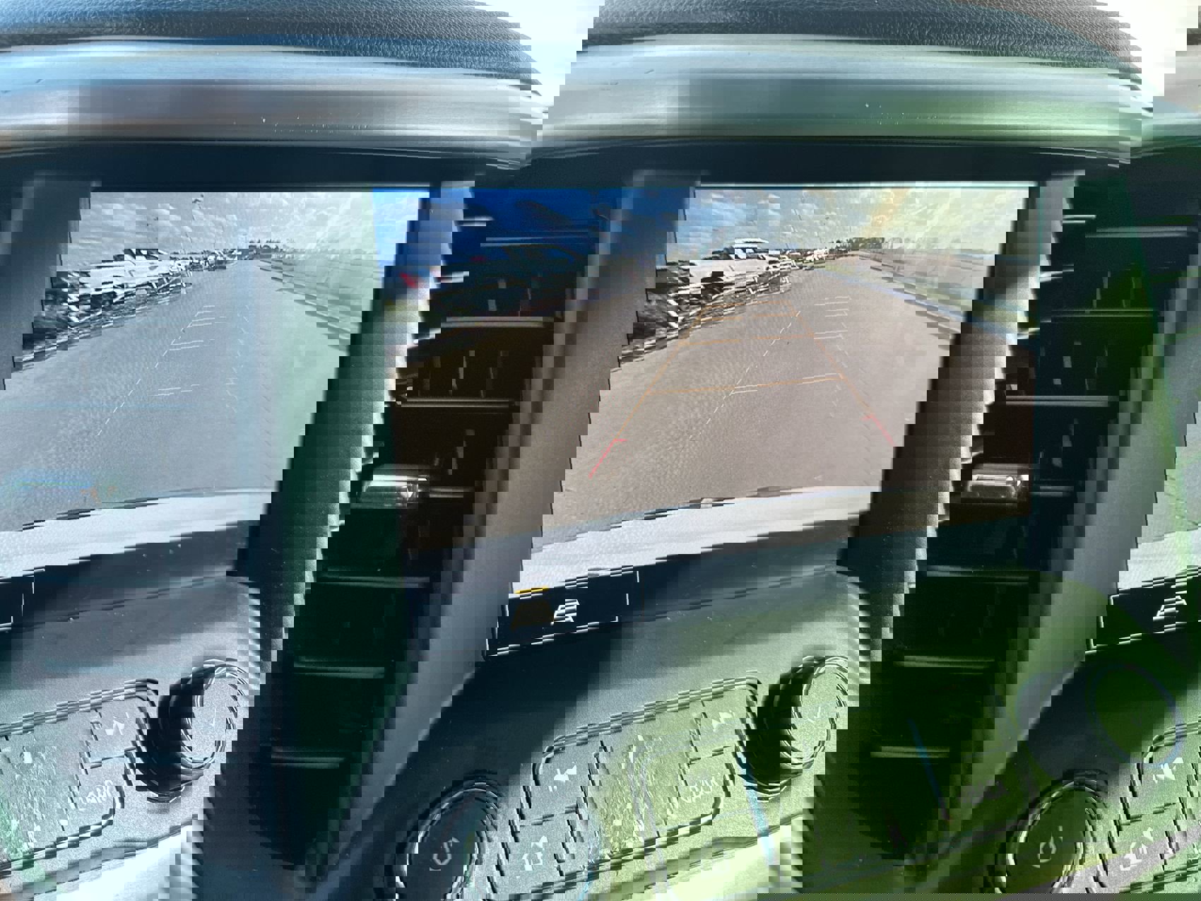 Used 2021 GMC Acadia SLT image 17