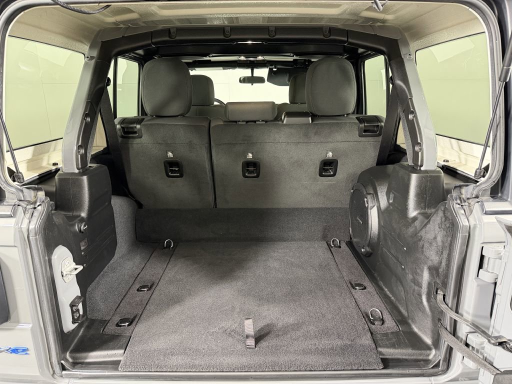 Used 2023 Jeep Wrangler Unlimited AWD/4WD image 36