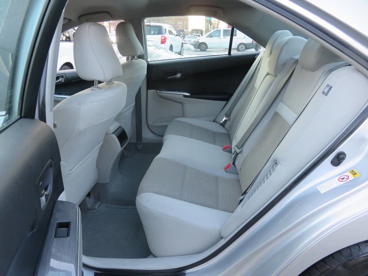 Used 2012 Toyota Camry LE image 17