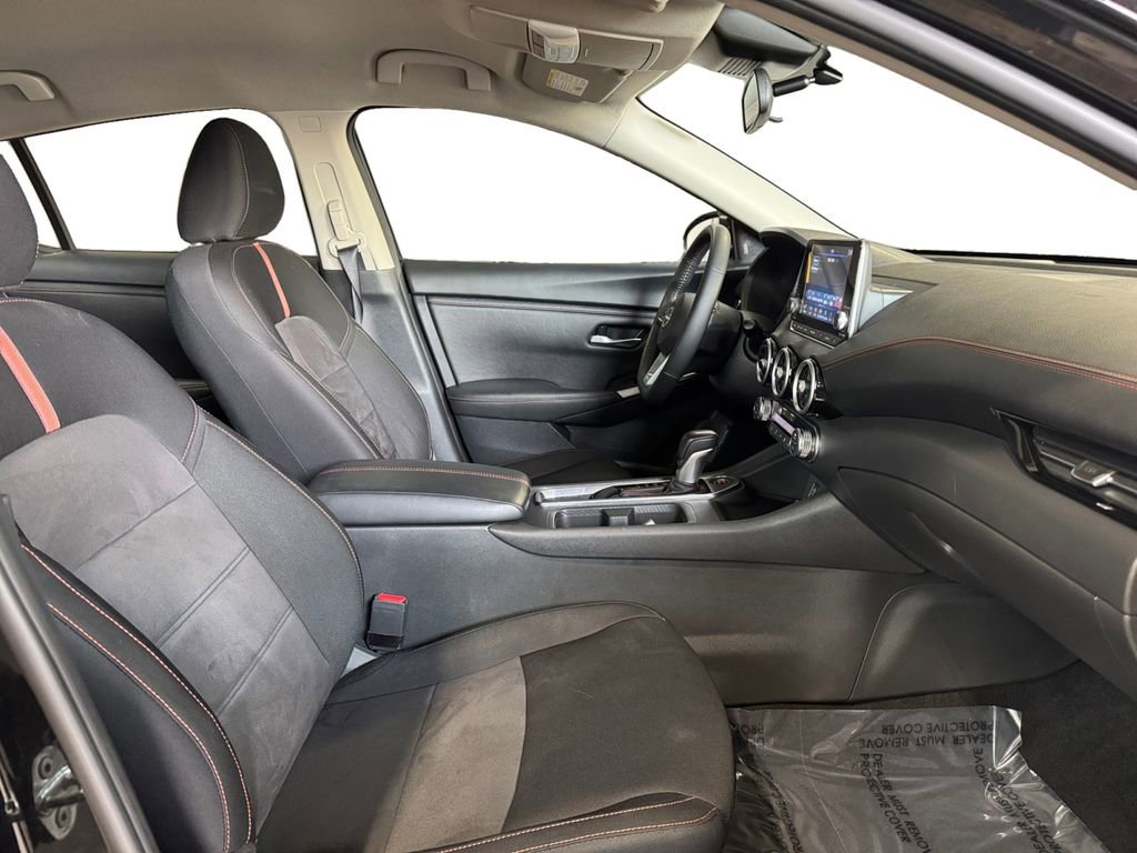 Used 2025 Nissan Sentra SR FWD image 16