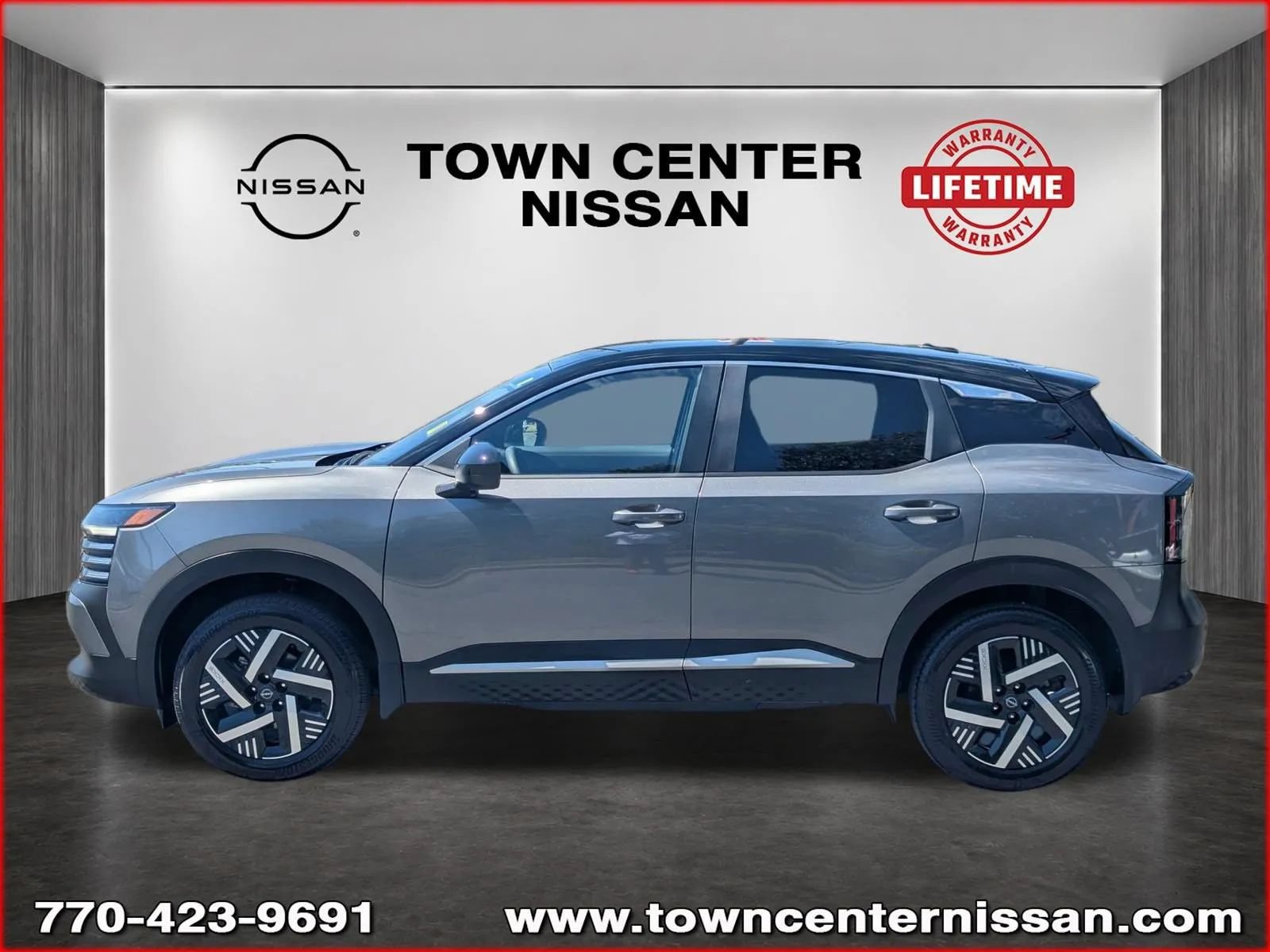 Used 2025 Nissan Kicks SV FWD image 4