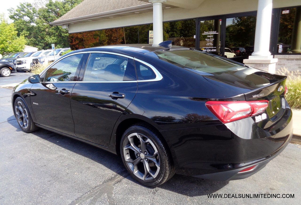 Used 2022 Chevrolet Malibu LT image 4