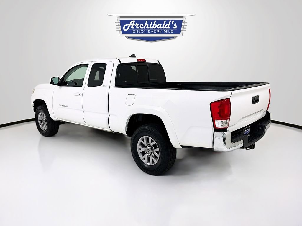 Used 2017 Toyota Tacoma SR5 w/ SR5 Appearance Package (SM) image 5