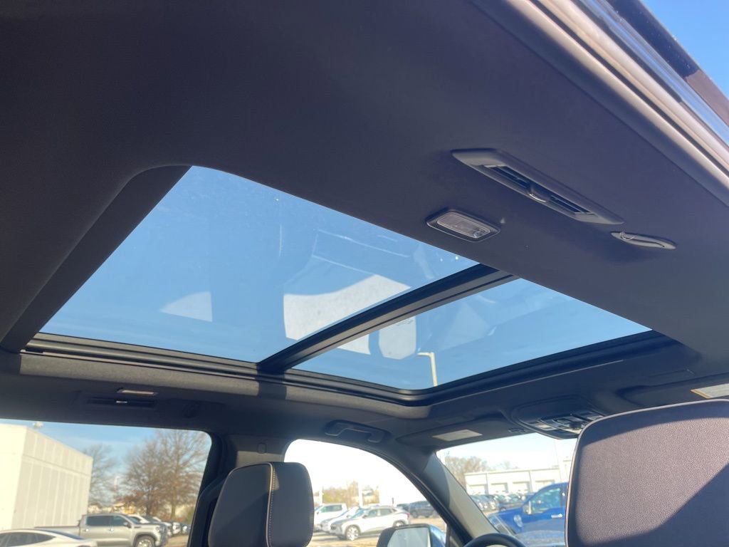 New 2026 Chevrolet Suburban Premier w/ Sun And Tow Package image 17