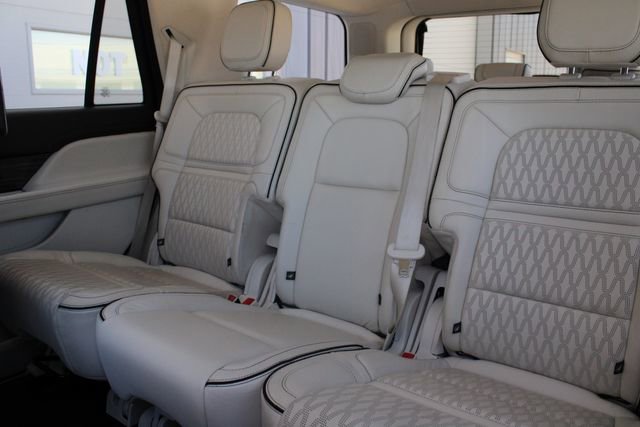 Used 2019 Lincoln Navigator Black Label w/ Cargo Package AWD/4WD image 21
