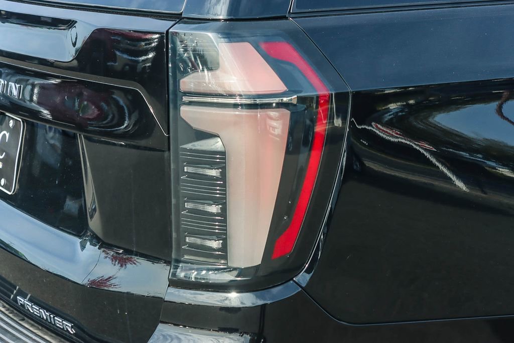 New 2026 Chevrolet Suburban Premier image 8