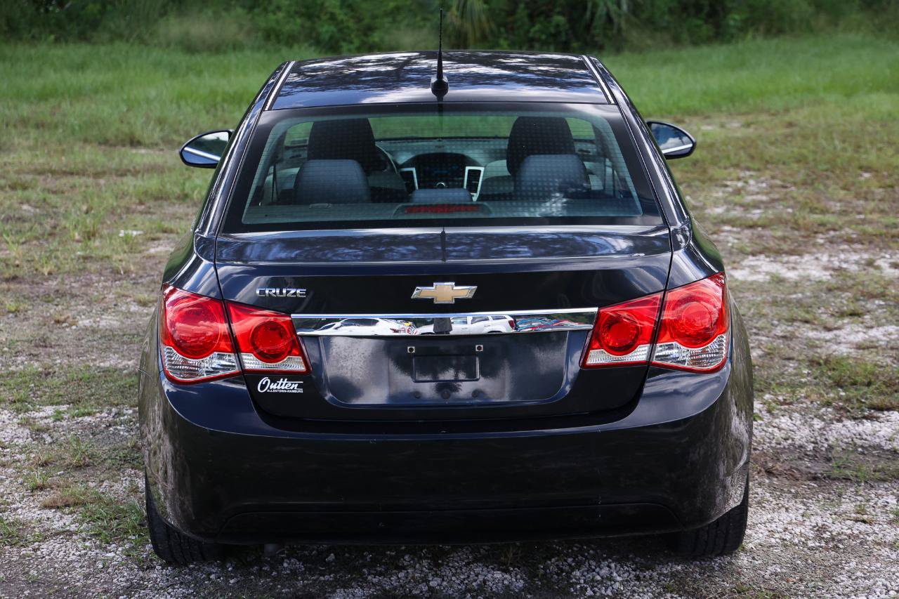 Used 2011 Chevrolet Cruze LS w/ Connectivity Package FWD image 9