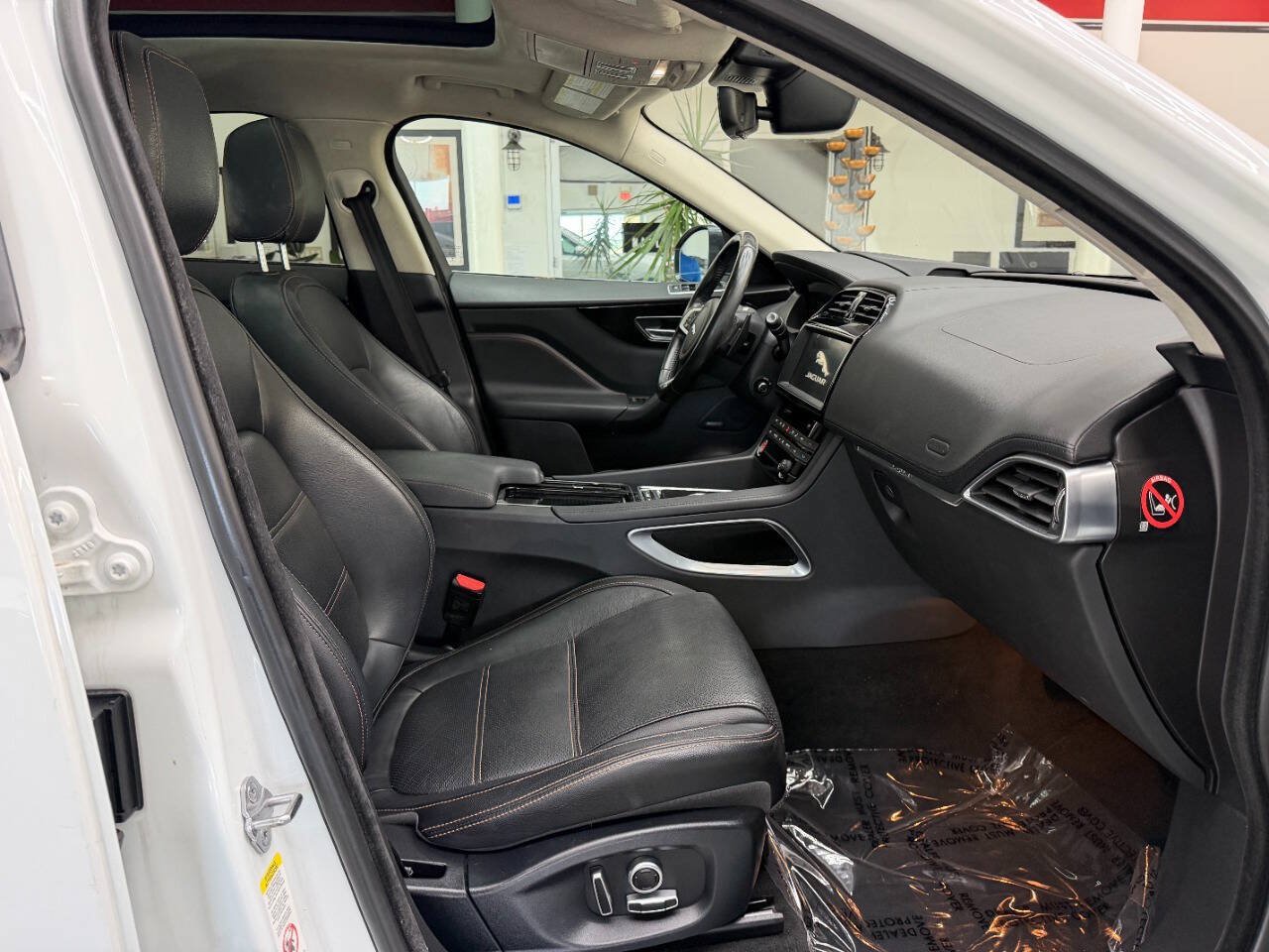 Used 2019 Jaguar F-PACE Prestige AWD/4WD image 19