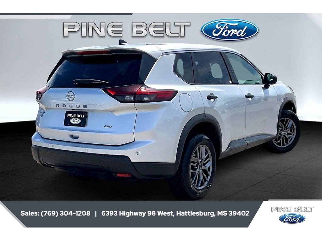 Used 2024 Nissan Rogue S image 11