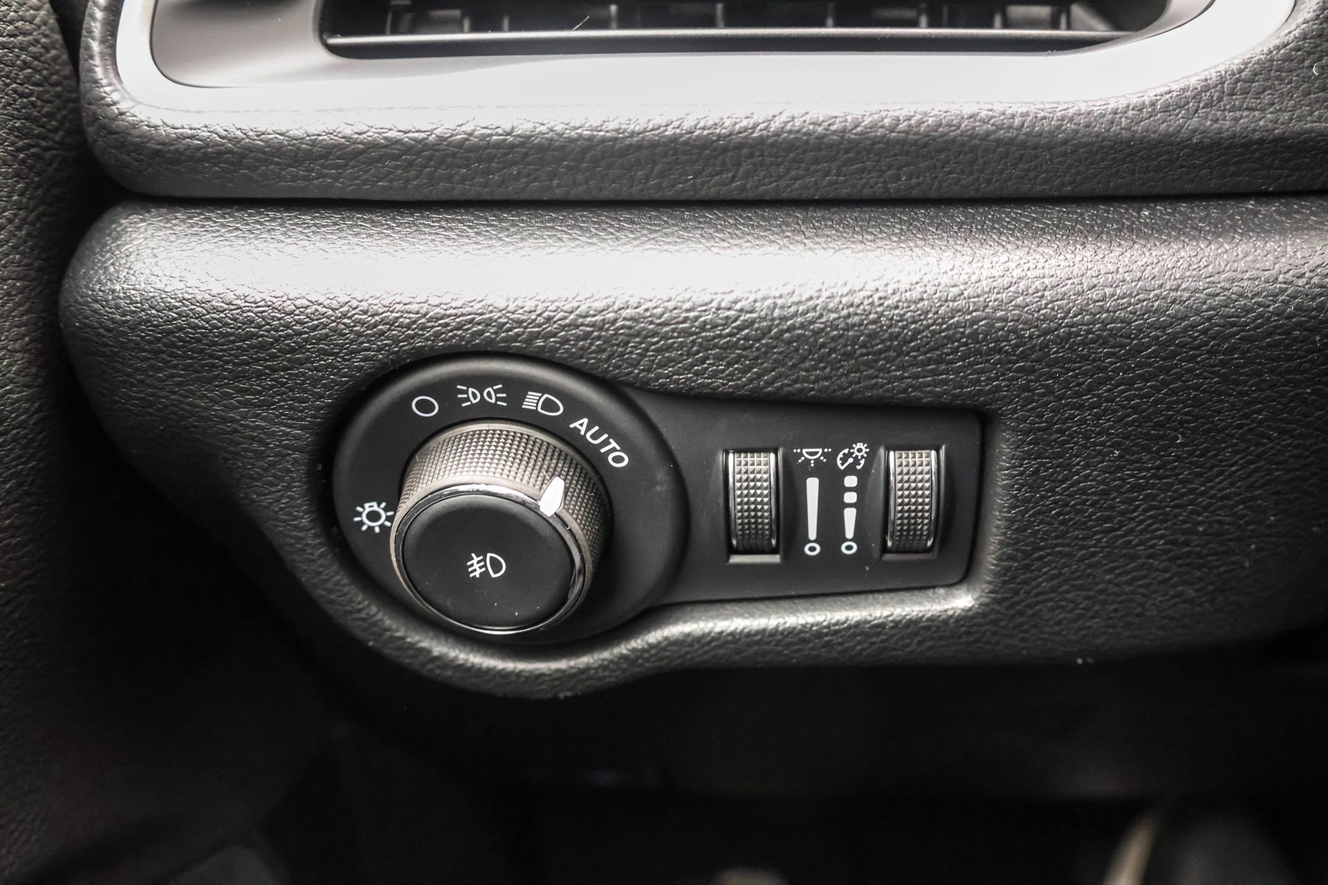 New 2026 Chrysler Pacifica Select image 26