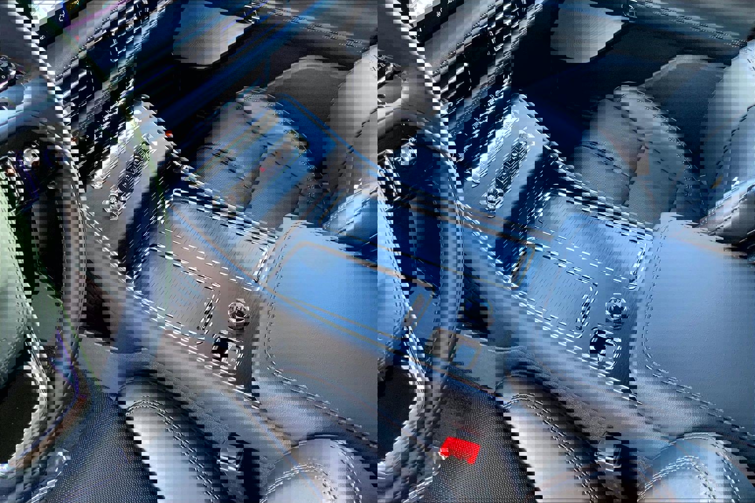 Used 2025 Lincoln Aviator Reserve w/ Equipment Group 201A image 15