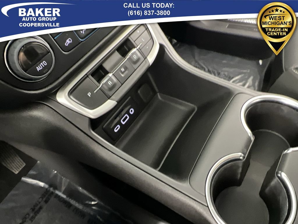 Used 2024 GMC Terrain SLT w/ Elevation Edition image 16