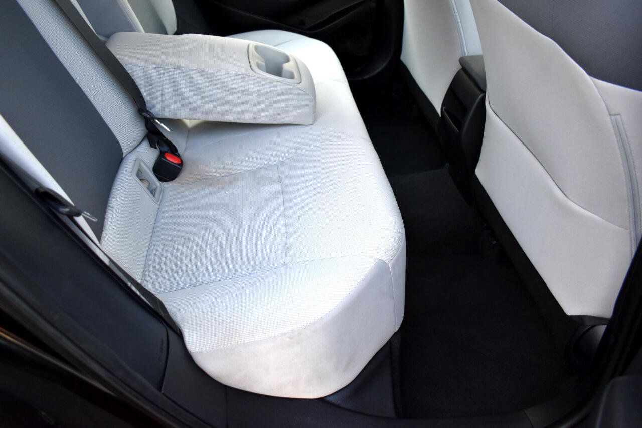 Used 2021 Toyota Corolla LE image 30