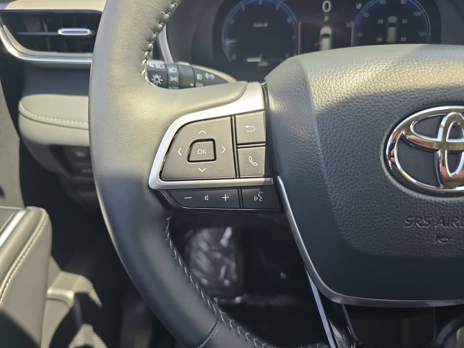 Certified 2025 Toyota Highlander Platinum AWD/4WD image 21