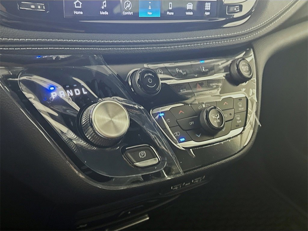 New 2025 Chrysler Pacifica Select w/ Uconnect Theater Family Group image 12