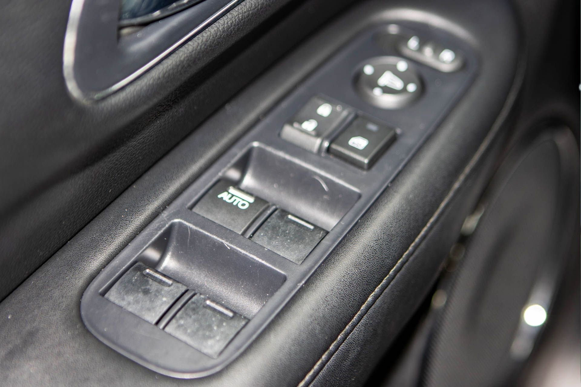 Used 2017 Honda HR-V EX-L image 24