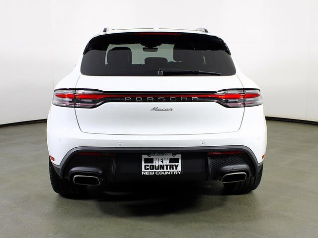 New 2026 Porsche Macan image 6
