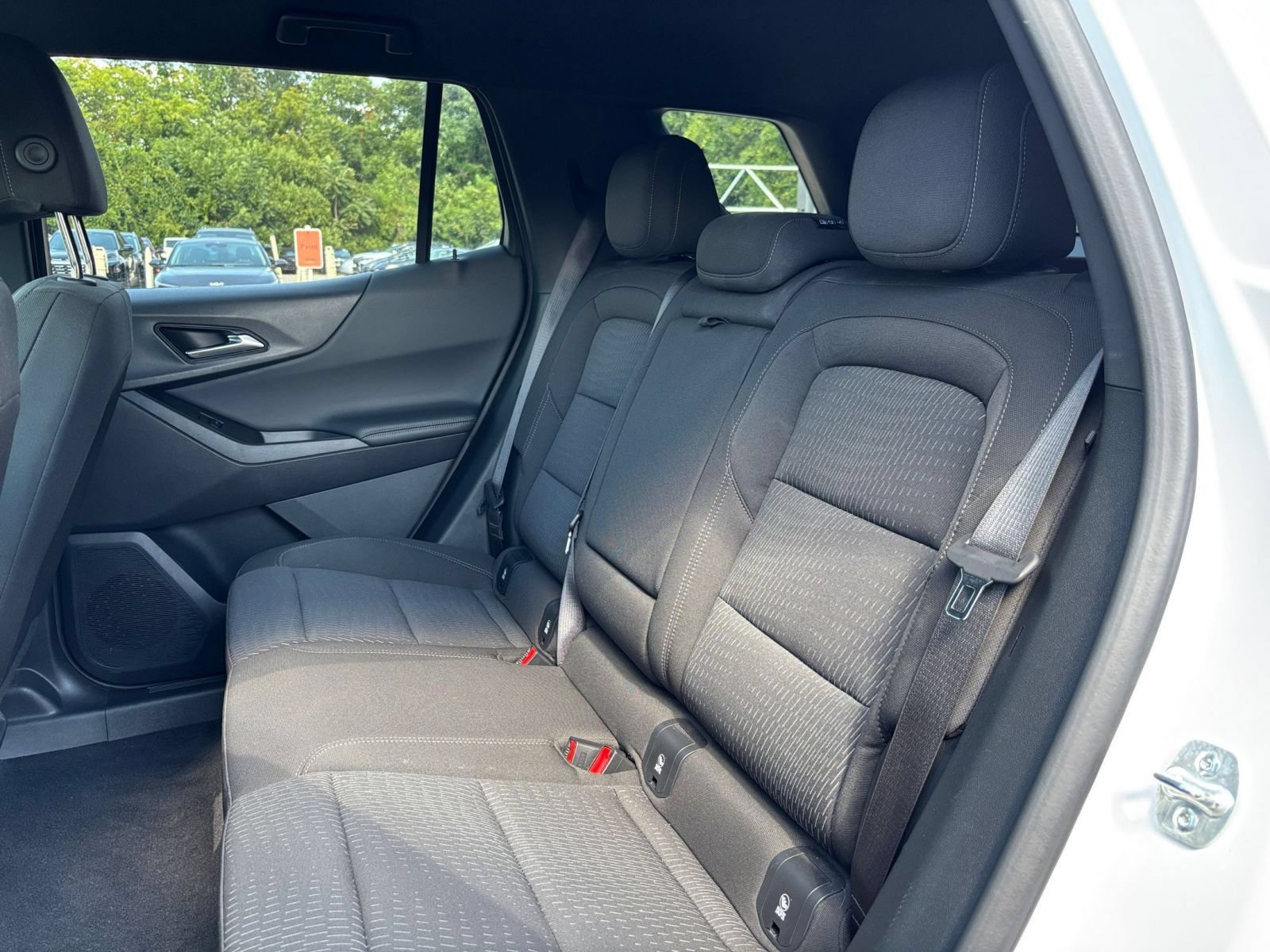 Used 2025 Chevrolet Equinox LT FWD image 36