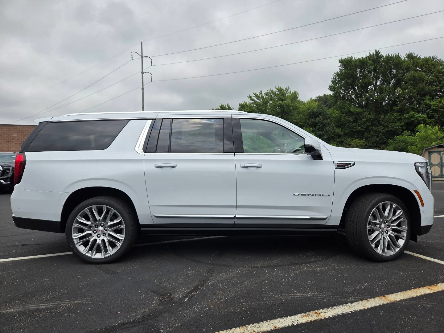 New 2026 GMC Yukon XL Denali w/ Denali Reserve Package AWD/4WD image 21