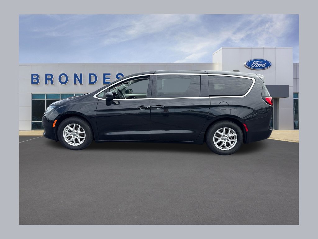 Used 2023 Chrysler Voyager LX