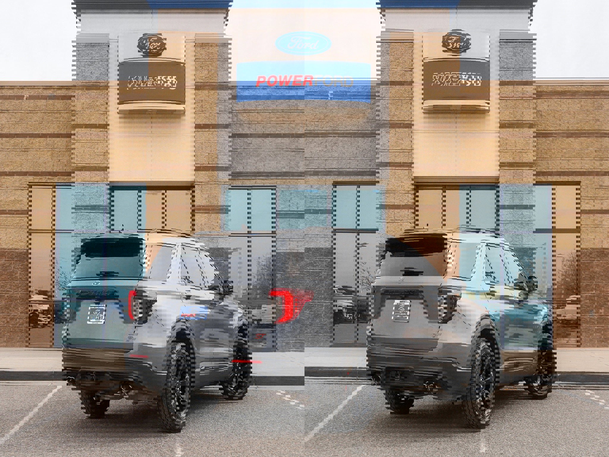 Used 2023 Ford Explorer ST w/ Equipment Group 401A image 6