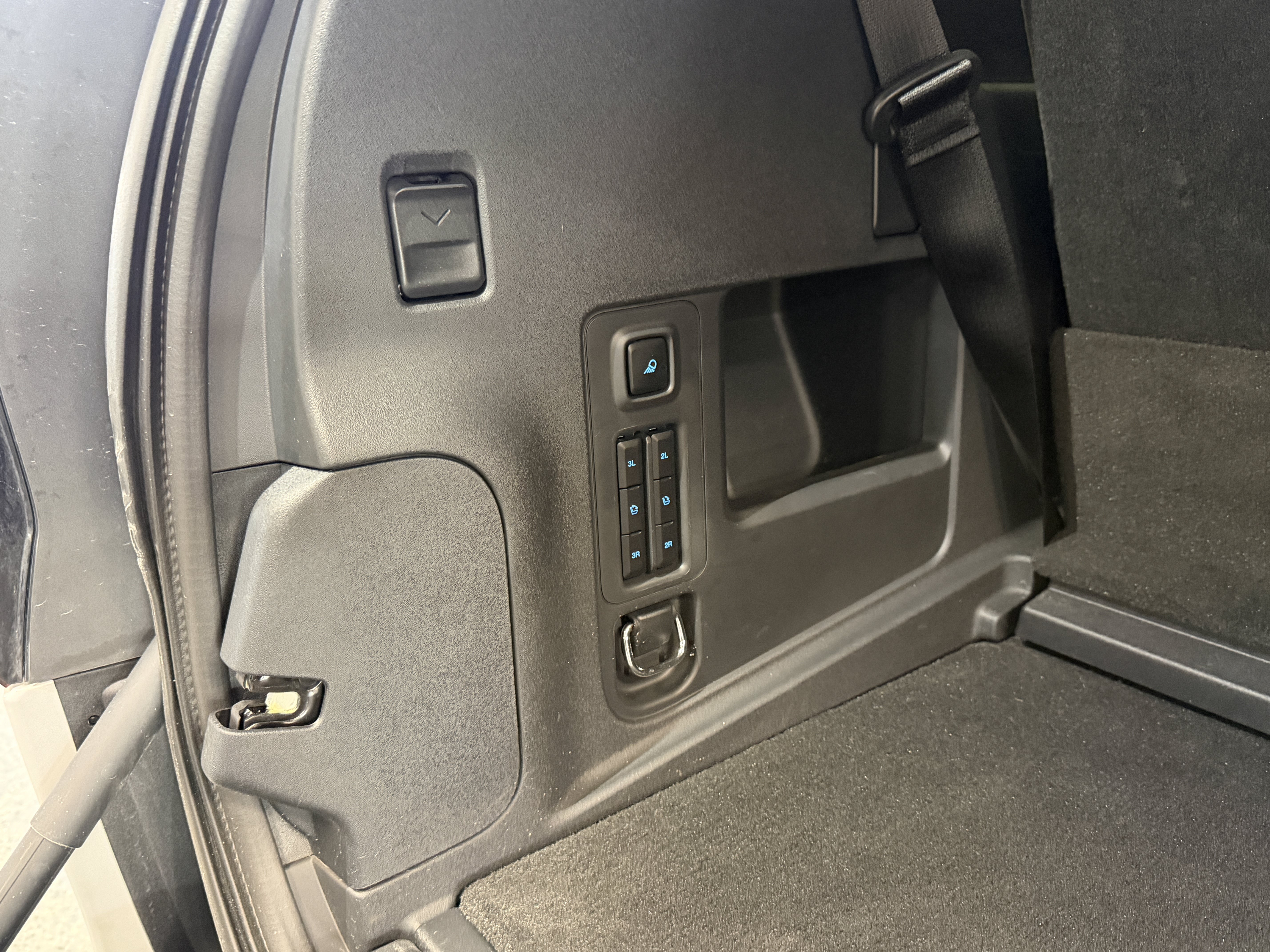 Used 2025 Ford Expedition Active AWD/4WD image 29