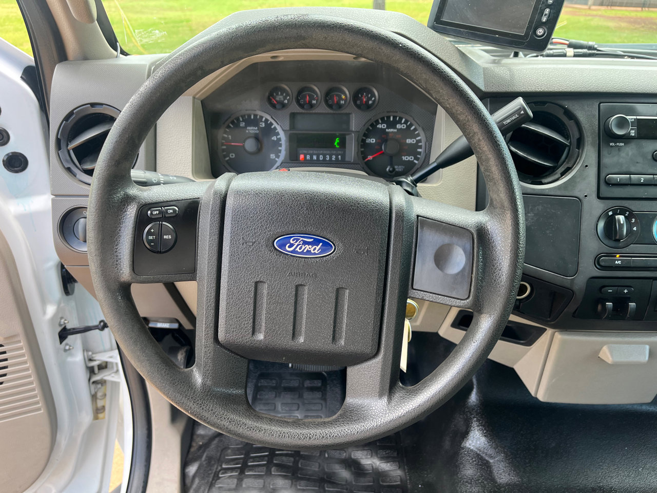 Used 2009 Ford F550 2WD Regular Cab Super Duty image 21