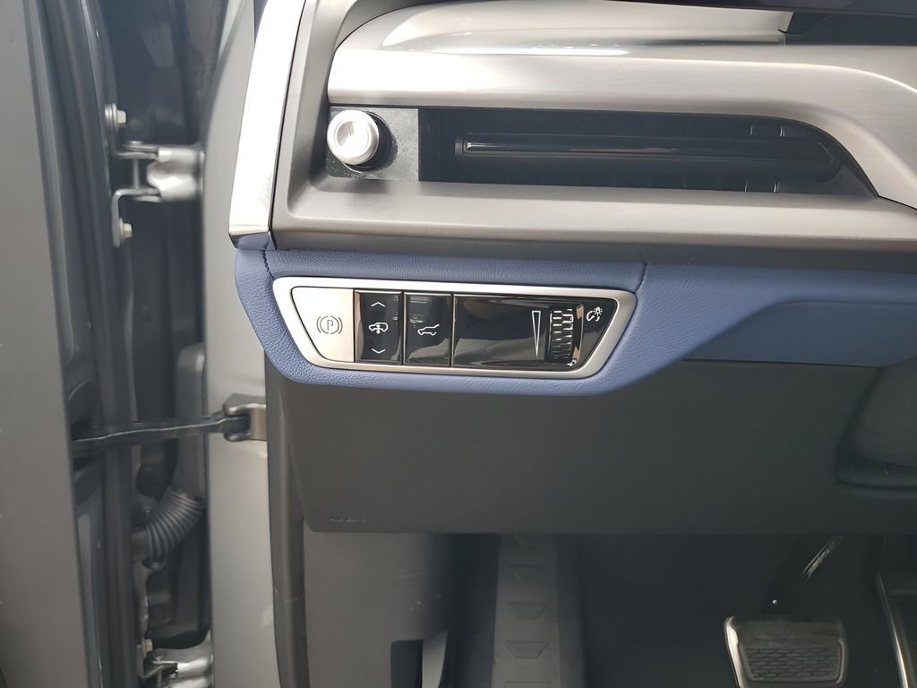 New 2026 Cadillac Vistiq Premium Luxury image 33