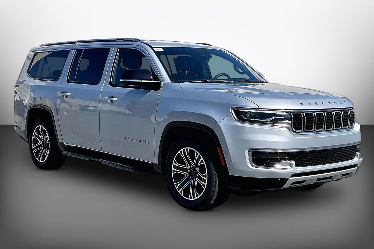 Certified 2024 Jeep Wagoneer L Series II AWD/4WD image 2
