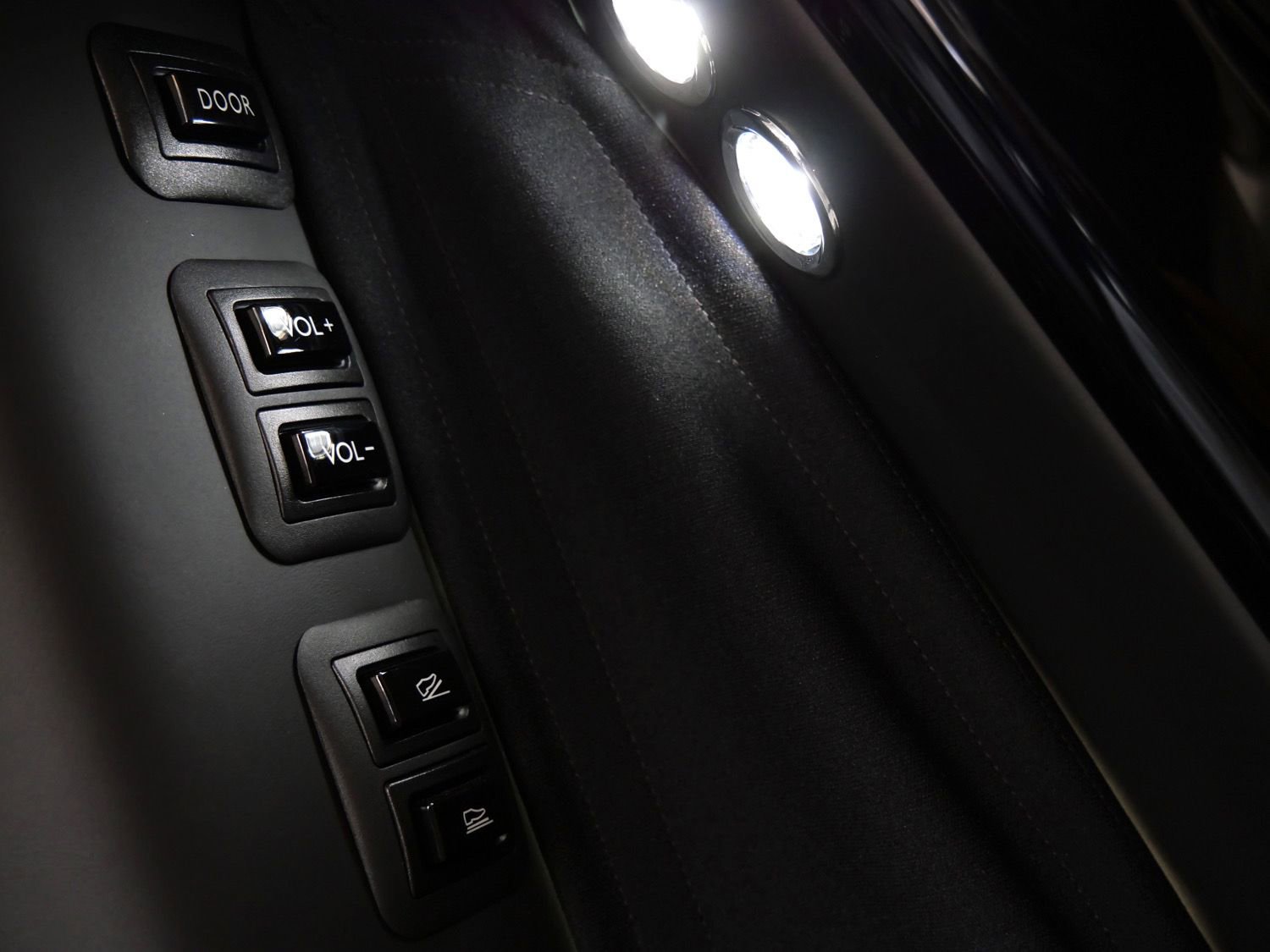 Certified 2022 Rolls-Royce Phantom Extended Wheelbase w/ The Phantom Package RWD image 35