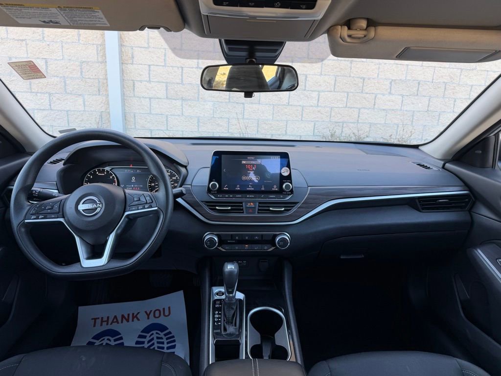 Used 2024 Nissan Altima 2.5 SV image 16