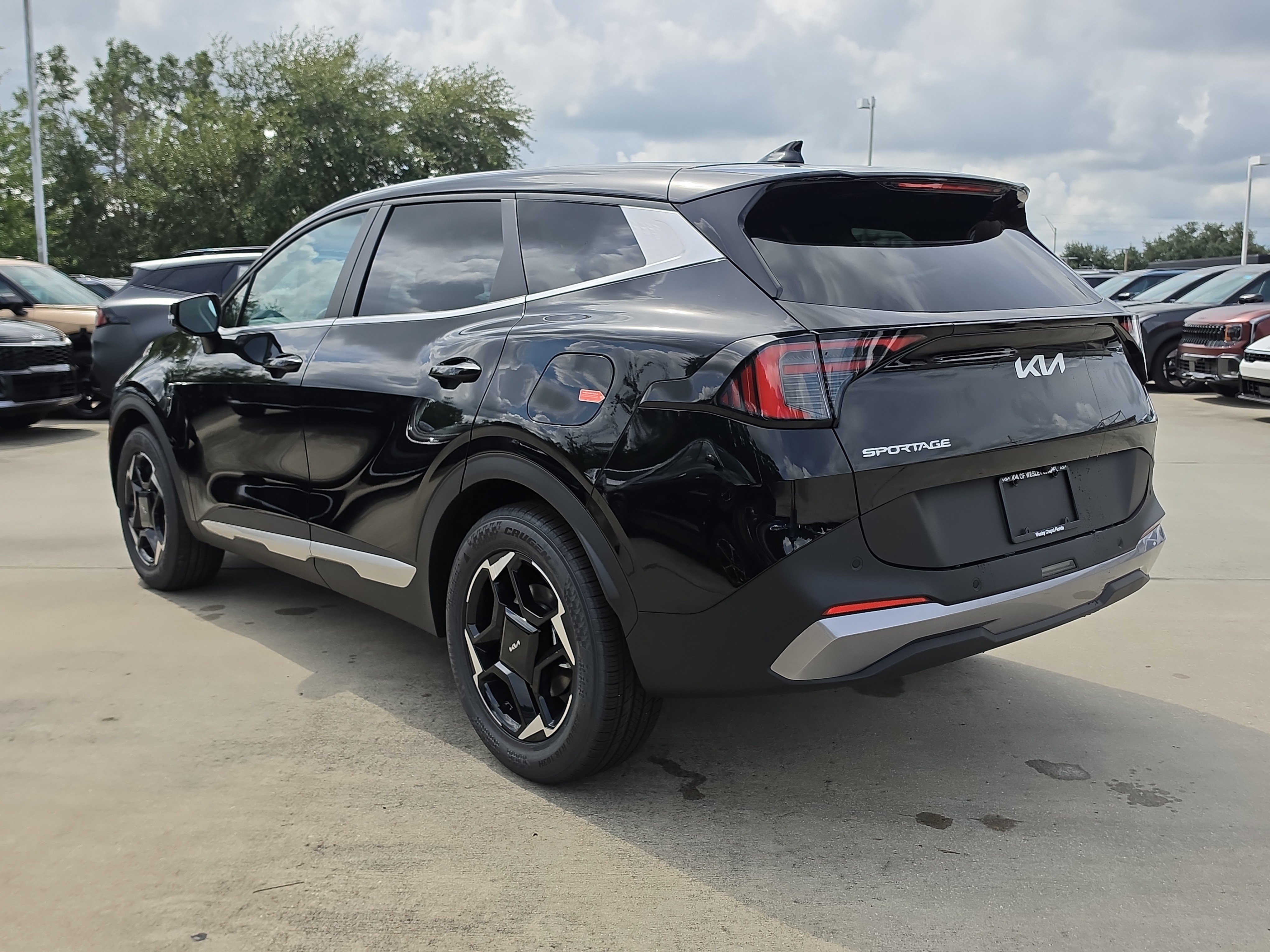 New 2027 Kia Sportage EX FWD image 6