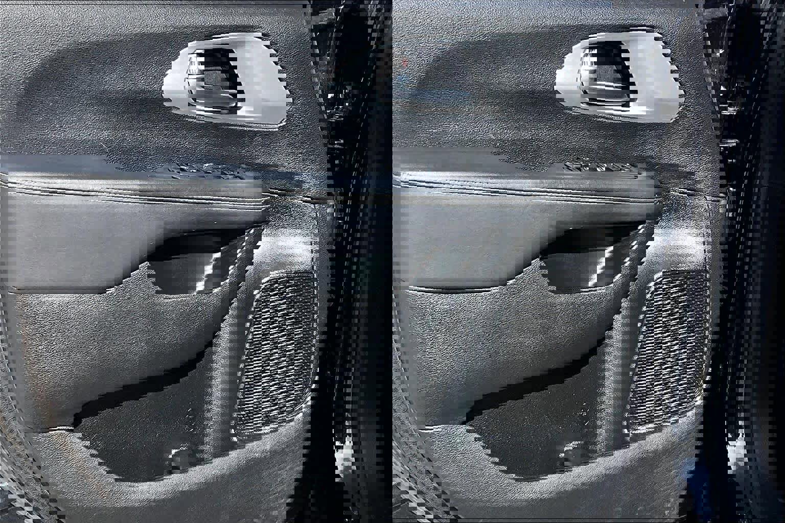 Used 2023 Chrysler Pacifica Touring image 22