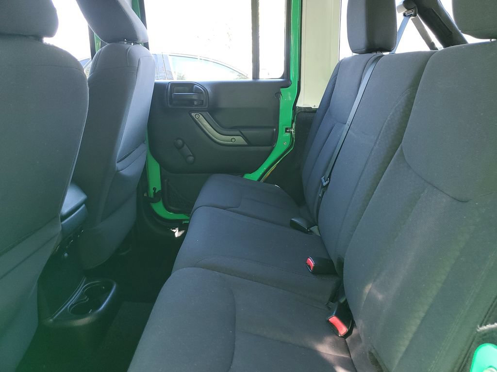 Used 2015 Jeep Wrangler Unlimited Sport w/ Connectivity Group AWD/4WD image 14