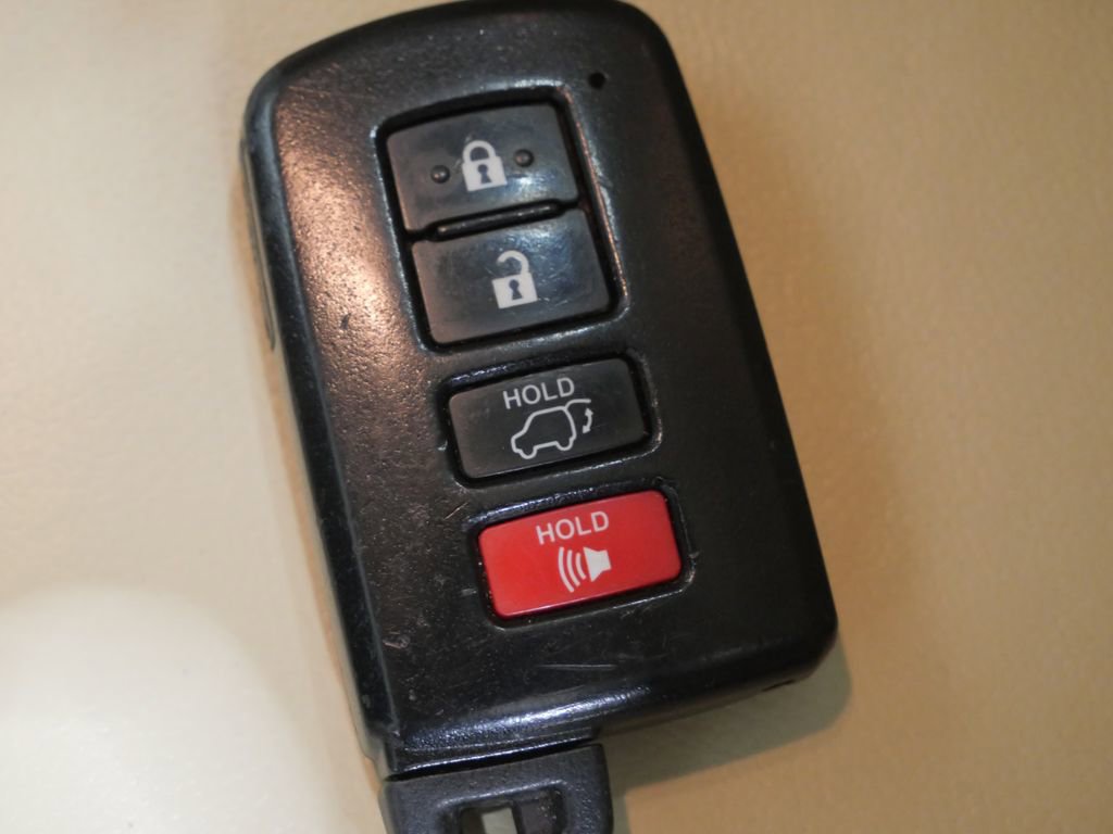 Used 2018 Toyota Highlander XLE w/ Protection Package #3 AWD/4WD image 31
