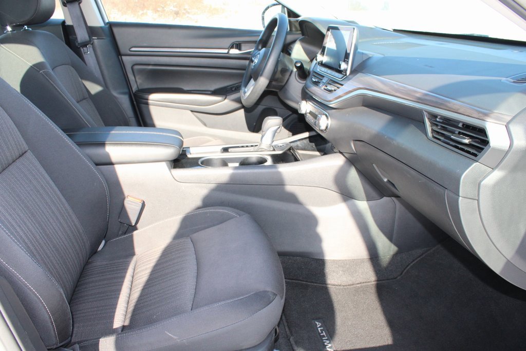 Used 2024 Nissan Altima 2.5 SV image 18