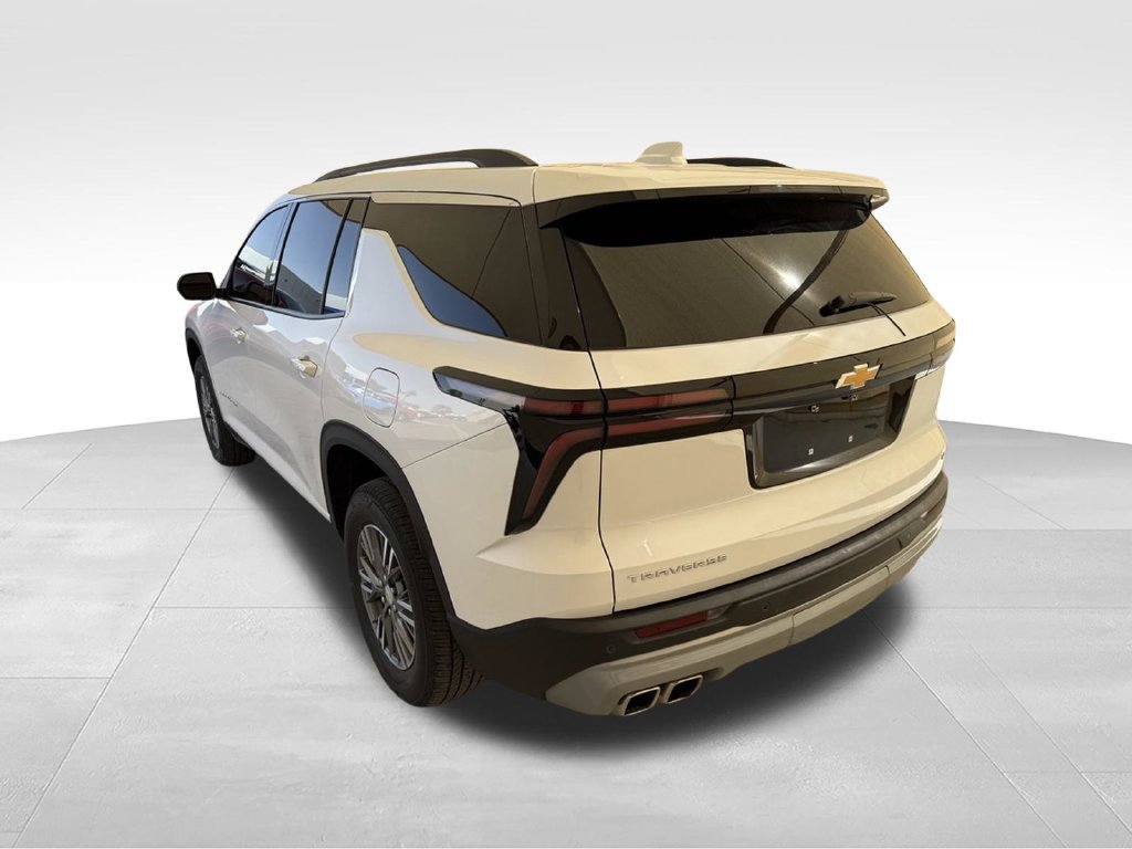 Used 2024 Chevrolet Traverse LT w/ Trailering Package FWD image 10