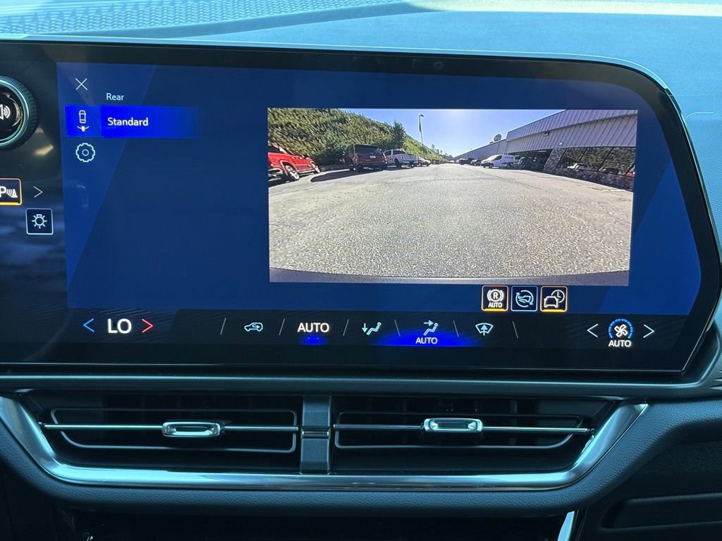 New 2026 Chevrolet Equinox EV LT w/ Midnight Package image 9