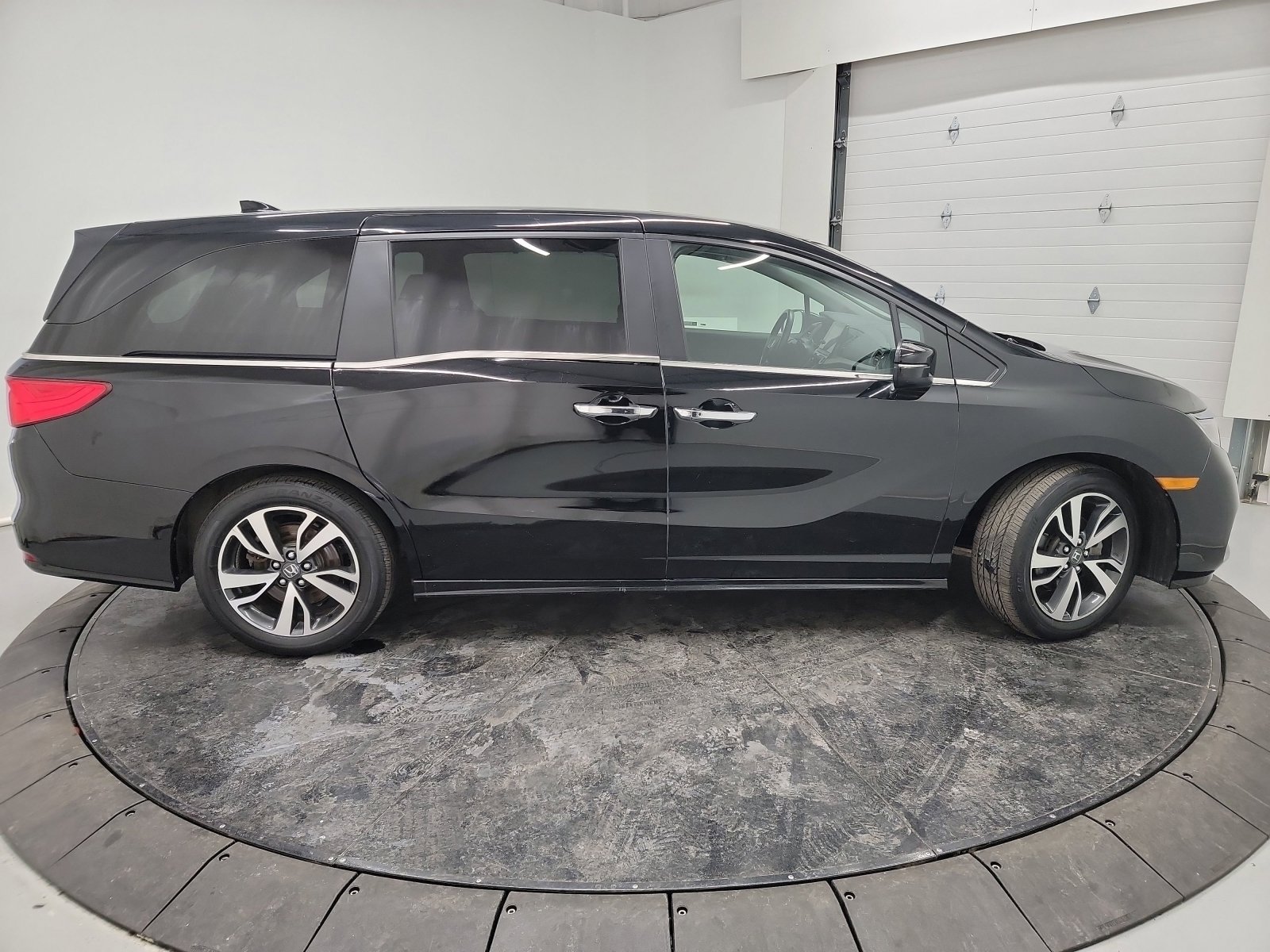 Used 2023 Honda Odyssey Touring image 11