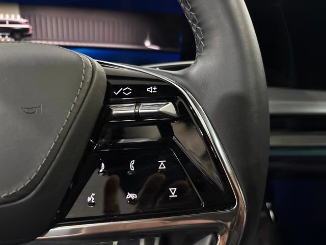 Certified 2026 Cadillac Vistiq Premium Luxury AWD/4WD image 20