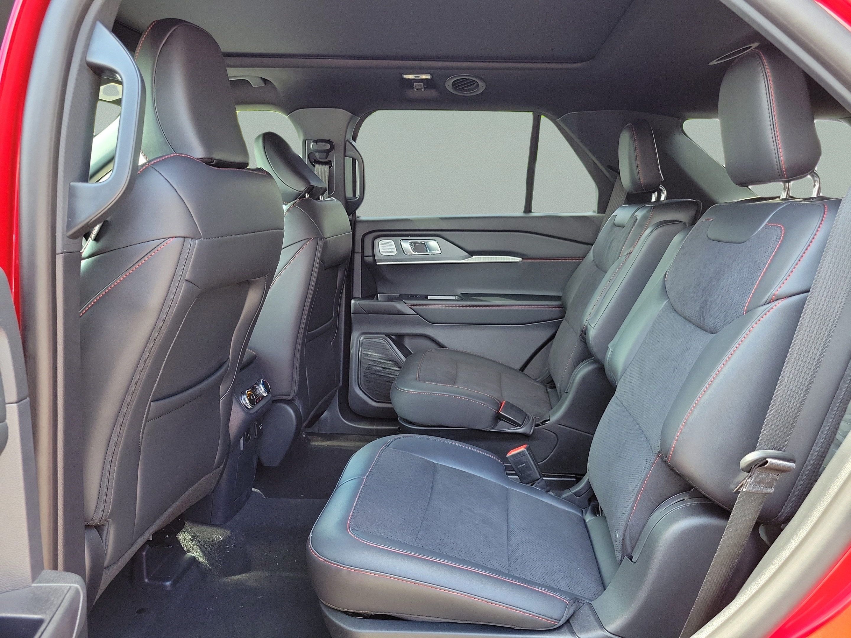 New 2026 Ford Explorer ST w/ Sun And Sound Package AWD/4WD image 9