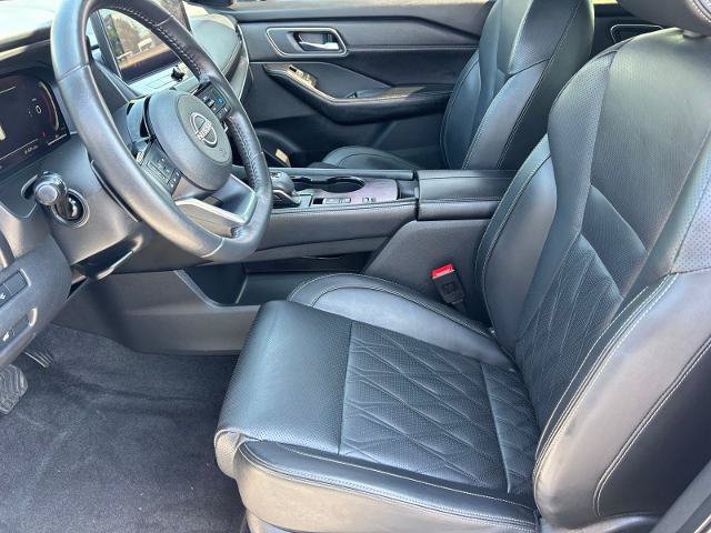 Used 2024 Nissan Rogue Platinum w/ Platinum Premium Package FWD image 13