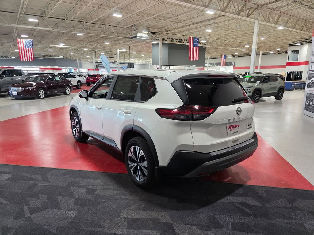 Used 2023 Nissan Rogue SV image 6