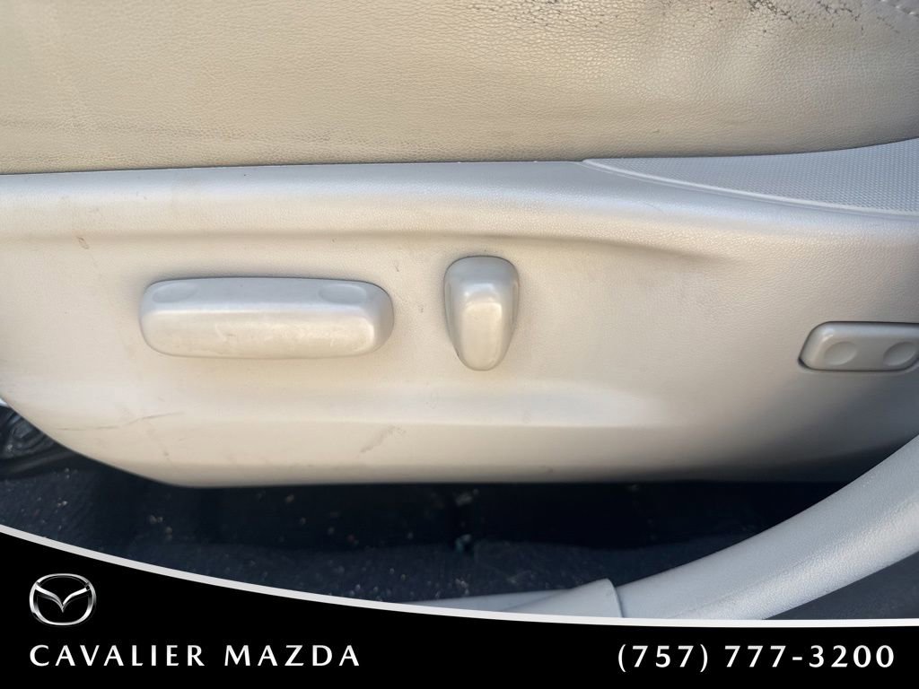 Used 2014 Toyota Venza XLE FWD image 18