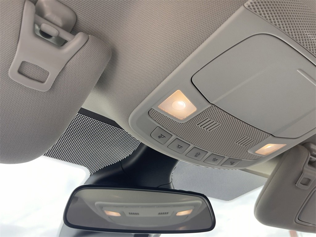 Used 2024 Ford Edge SE w/ Black Appearance Package image 27