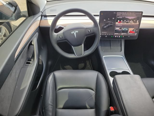 Used 2024 Tesla Model Y 2WD image 9